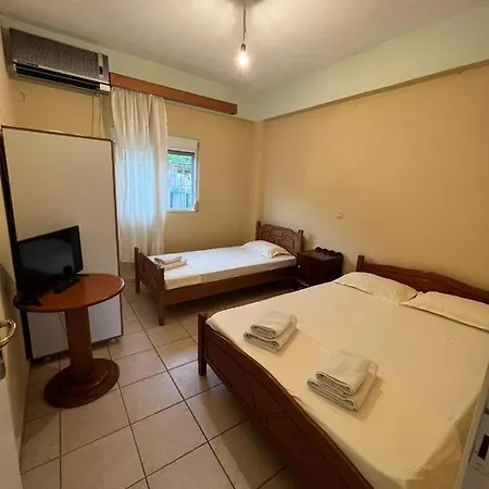 Eden Apartment *